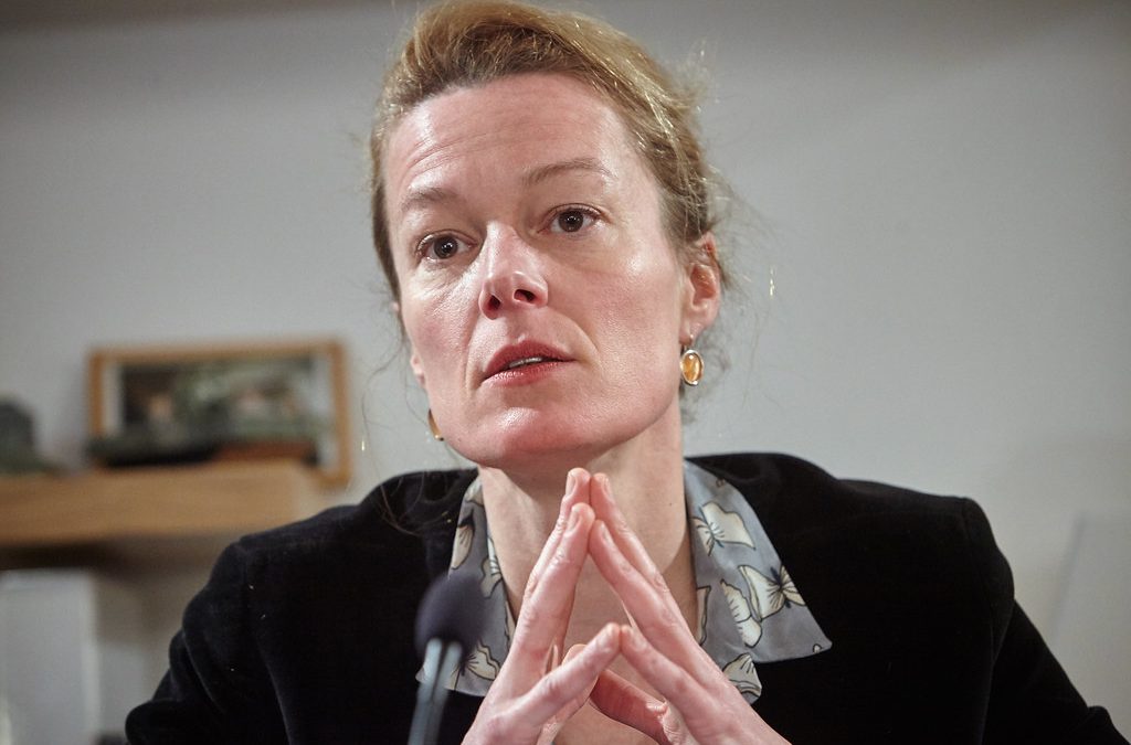 COVID-19: Justine Lacroix: “Les mesures prises doivent l’être pour un temps limité et elle doivent être également strictement proportionnées à l’objectif poursuivi “